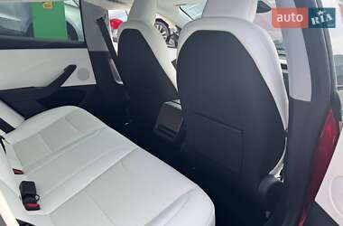 Седан Tesla Model 3 2024 в 