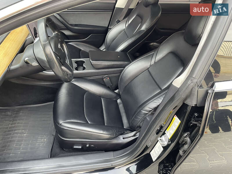 Седан Tesla Model 3 2019 в Хмельницком