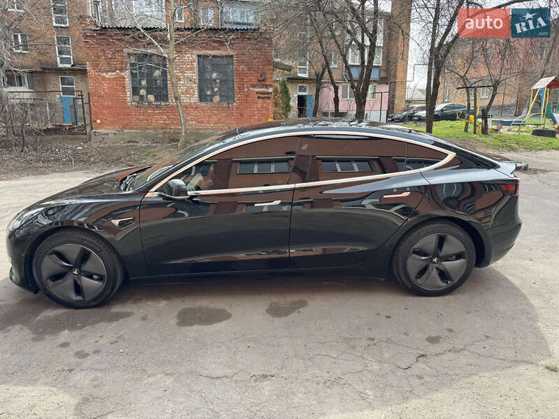 Седан Tesla Model 3 2019 в Киеве