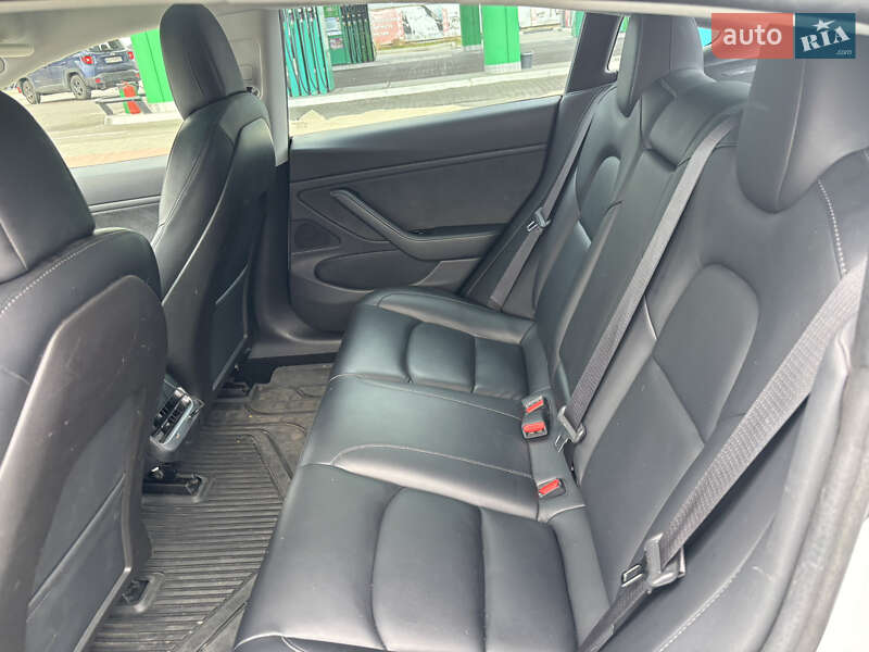 Седан Tesla Model 3 2019 в Києві