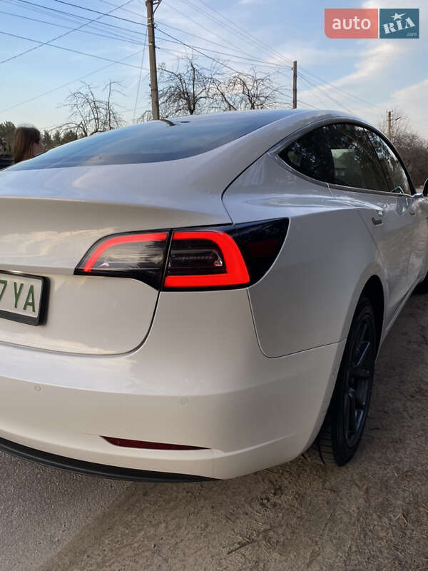 Седан Tesla Model 3 2019 в Житомире