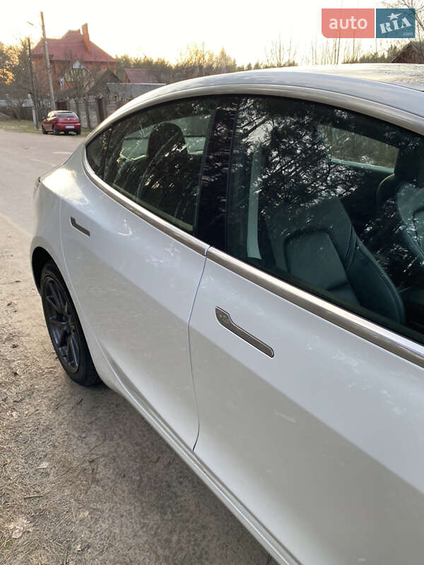 Седан Tesla Model 3 2019 в Житомире