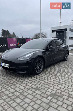 Седан Tesla Model 3 2021 в 