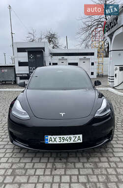 Седан Tesla Model 3 2021 в 