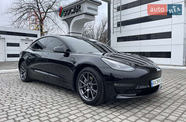 Седан Tesla Model 3 2021 в 