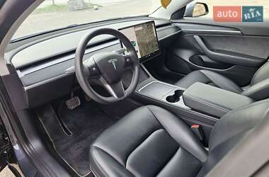 Седан Tesla Model 3 2021 в 