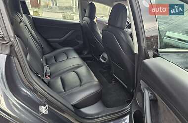 Седан Tesla Model 3 2021 в 