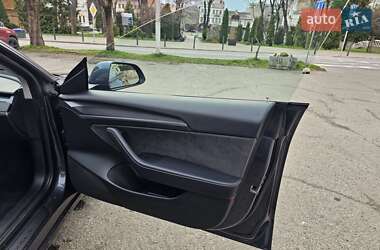 Седан Tesla Model 3 2021 в 