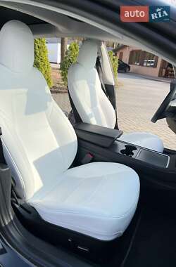 Седан Tesla Model 3 2021 в 