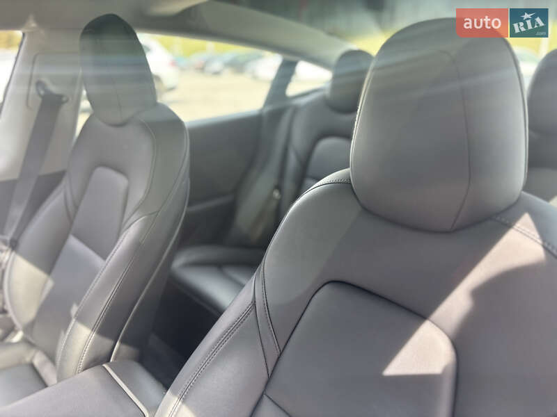 Седан Tesla Model 3 2020 в Хмельницком