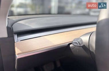 Седан Tesla Model 3 2020 в Хмельницком