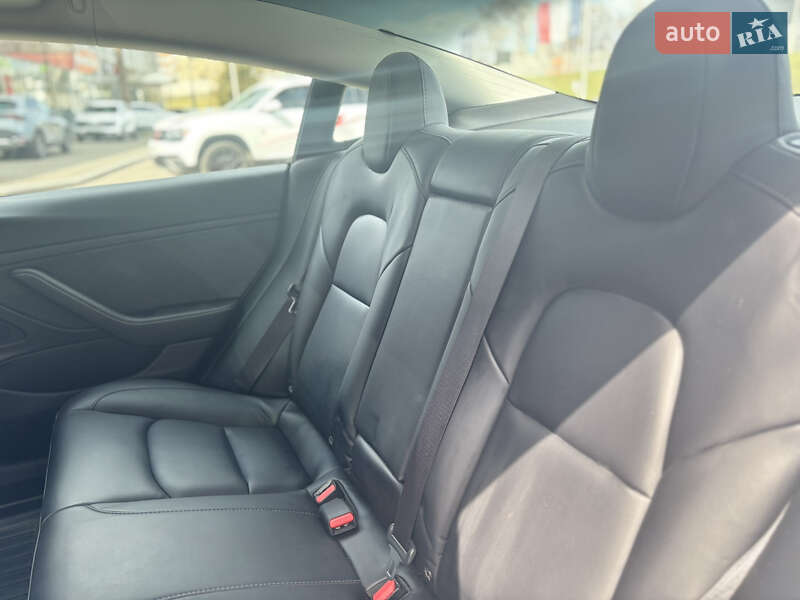 Седан Tesla Model 3 2020 в Хмельницком