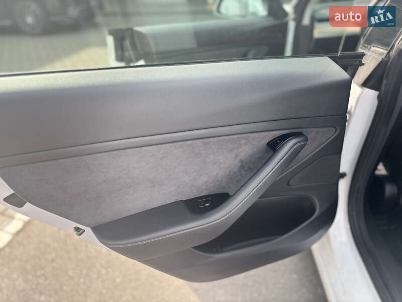 Седан Tesla Model 3 2020 в Хмельницком