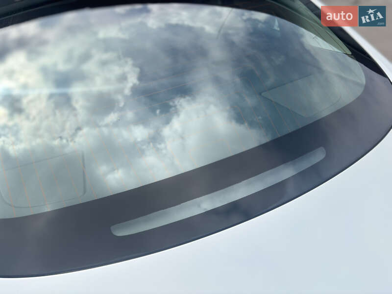 Седан Tesla Model 3 2020 в Хмельницком