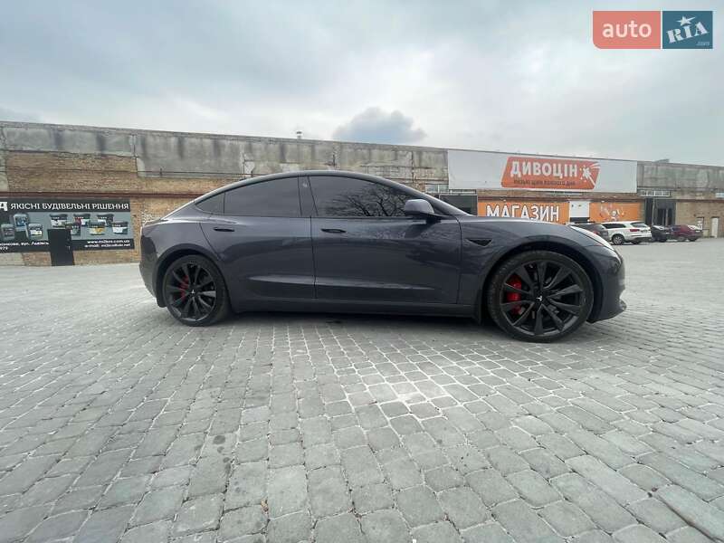 Седан Tesla Model 3 2019 в Львове