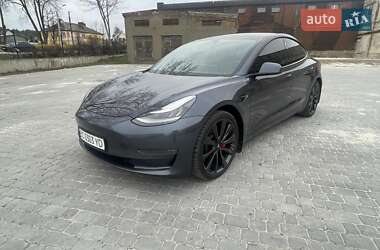 Седан Tesla Model 3 2019 в Львове