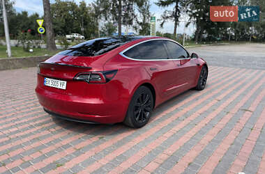 Седан Tesla Model 3 2018 в Черновцах