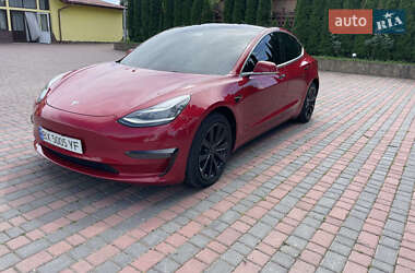 Седан Tesla Model 3 2018 в Черновцах