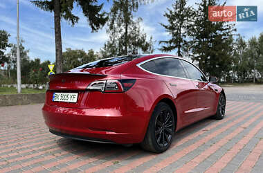 Седан Tesla Model 3 2018 в Черновцах