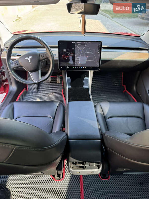 Седан Tesla Model 3 2019 в Тернополі