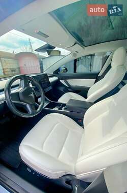 Седан Tesla Model 3 2018 в Киеве