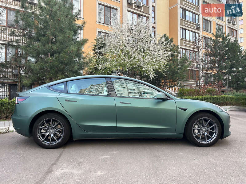 Tesla Model 3 2023