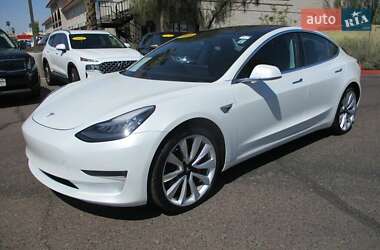 Седан Tesla Model 3 2018 в Львові