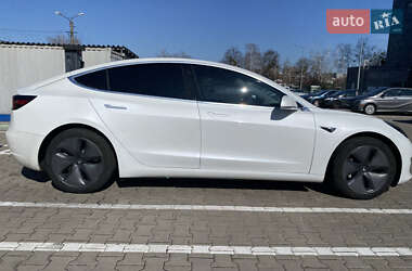 Седан Tesla Model 3 2019 в 