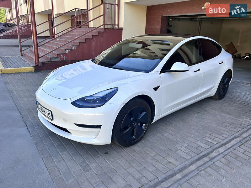 Tesla Model 3 2022