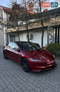 Седан Tesla Model 3 2024 в 