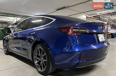 Седан Tesla Model 3 2020 в 