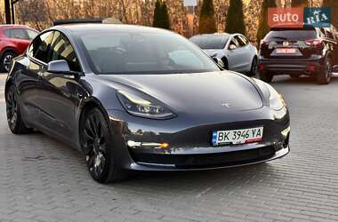 Седан Tesla Model 3 2021 в 
