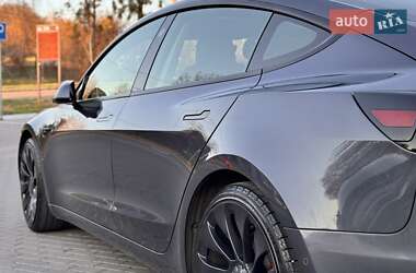 Седан Tesla Model 3 2021 в 