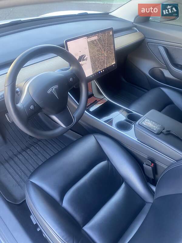 Седан Tesla Model 3 2020 в Кременчуге