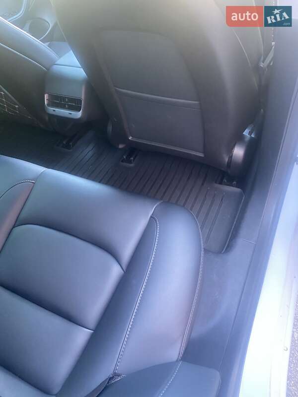 Седан Tesla Model 3 2020 в Кременчуге