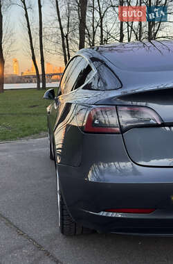 Седан Tesla Model 3 2018 в 