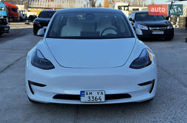 Седан Tesla Model 3 2023 в Житомире