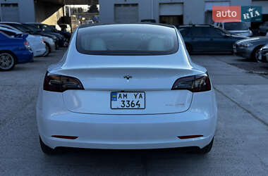 Седан Tesla Model 3 2023 в 