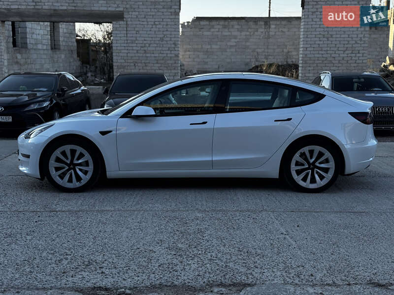 Седан Tesla Model 3 2023 в Житомире