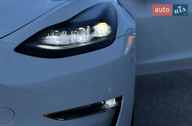 Седан Tesla Model 3 2023 в Житомире