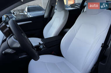 Седан Tesla Model 3 2023 в Житомире