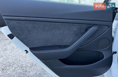 Седан Tesla Model 3 2023 в Житомире