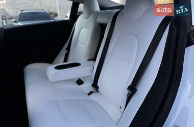 Седан Tesla Model 3 2023 в Житомире