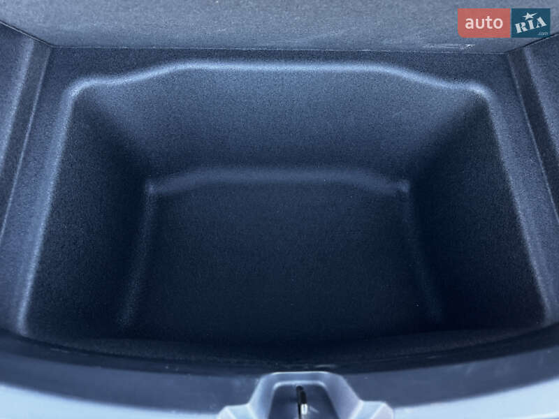 Седан Tesla Model 3 2023 в Житомире