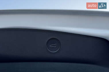 Седан Tesla Model 3 2023 в Житомире