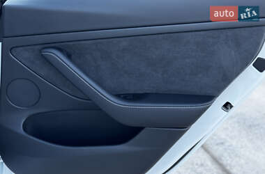 Седан Tesla Model 3 2023 в Житомире