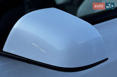 Седан Tesla Model 3 2023 в Житомире
