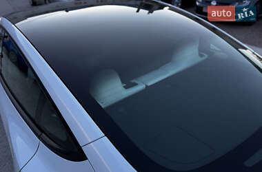 Седан Tesla Model 3 2023 в Житомире