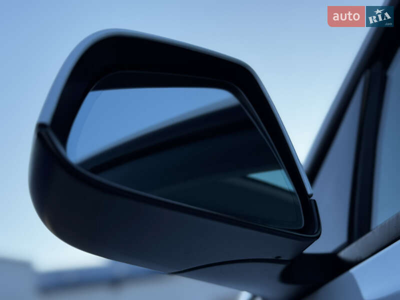 Седан Tesla Model 3 2023 в Житомире