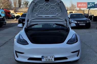 Седан Tesla Model 3 2023 в Житомире